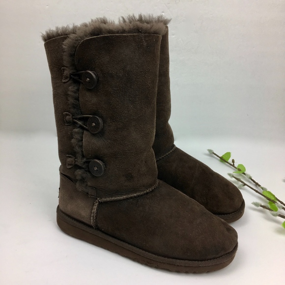 UGG Shoes - UGGS Brown Bailey Button Triplet II Boot Size 6